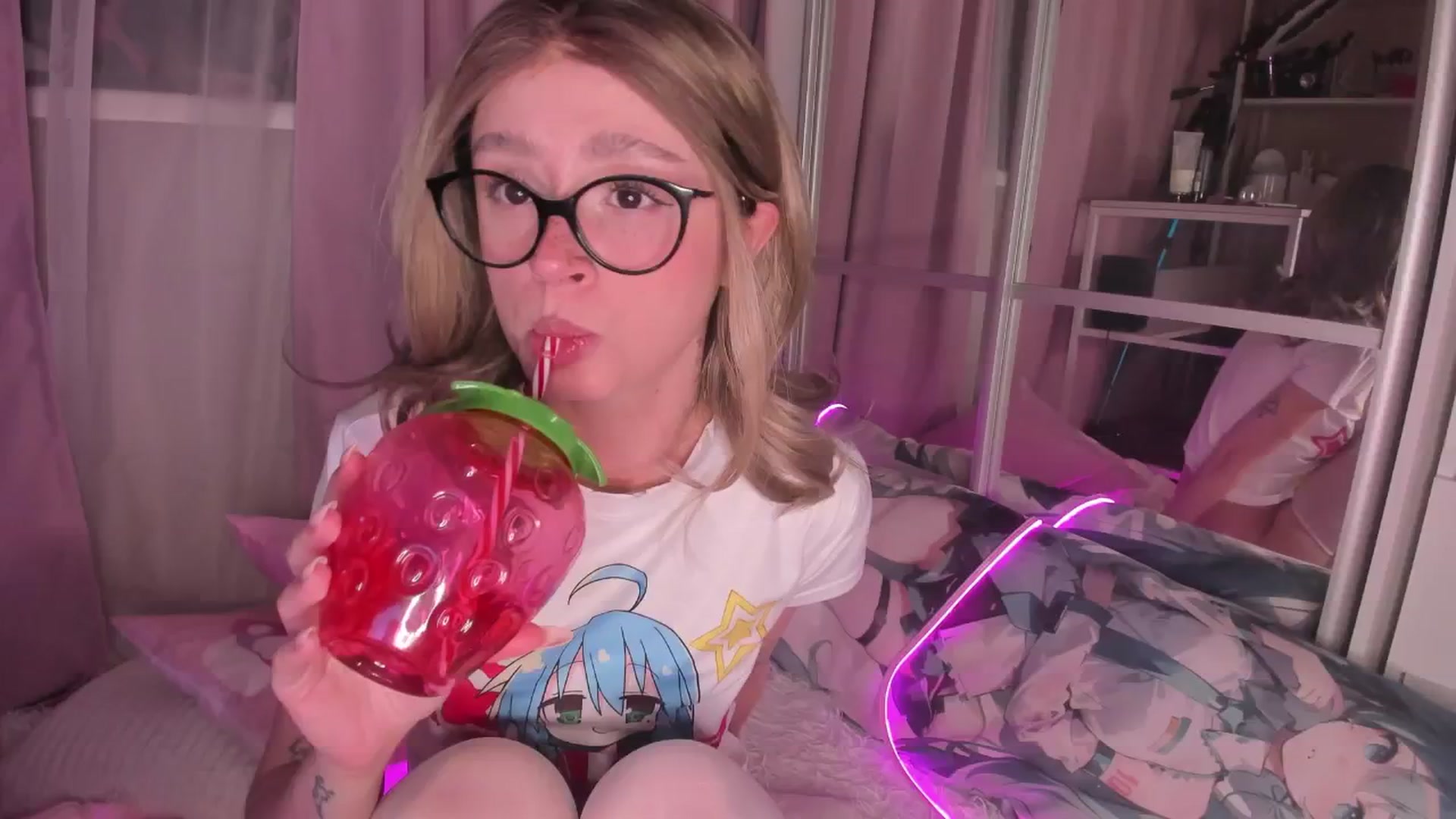 Gallery image thumbnail from AliceXsweeT's myfreecams stream on, 01/03/2026, 18:58 image 18 of 20