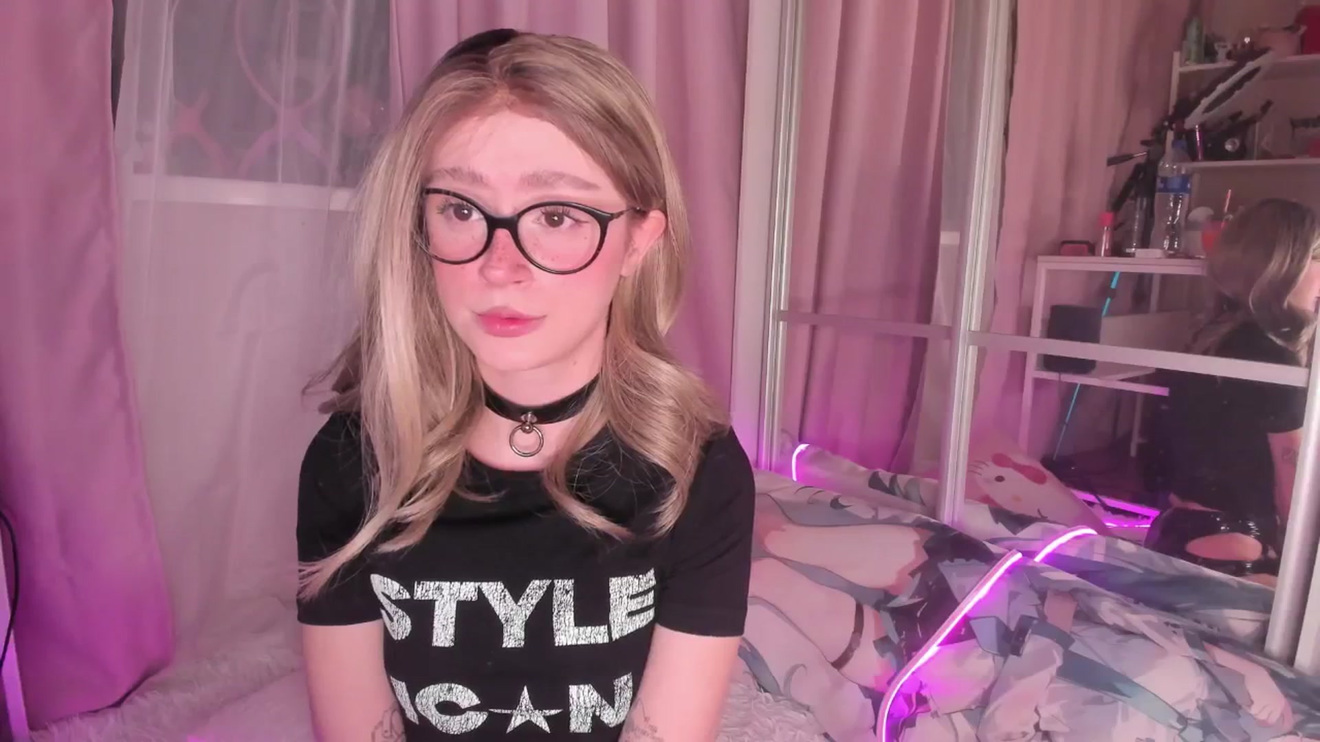Gallery image thumbnail from AliceXsweeT's myfreecams stream on, 01/04/2026, 16:27 image 12 of 20