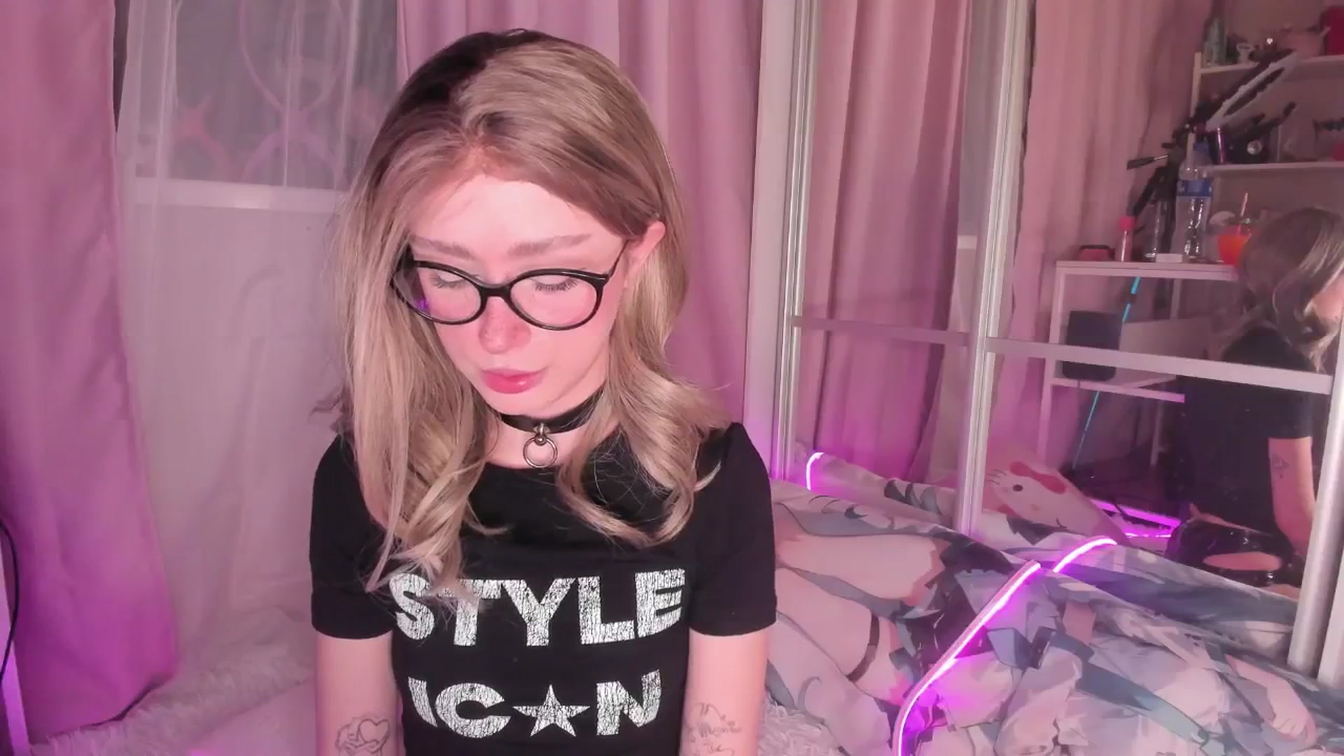 Gallery image thumbnail from AliceXsweeT's myfreecams stream on, 01/04/2026, 16:27 image 8 of 20