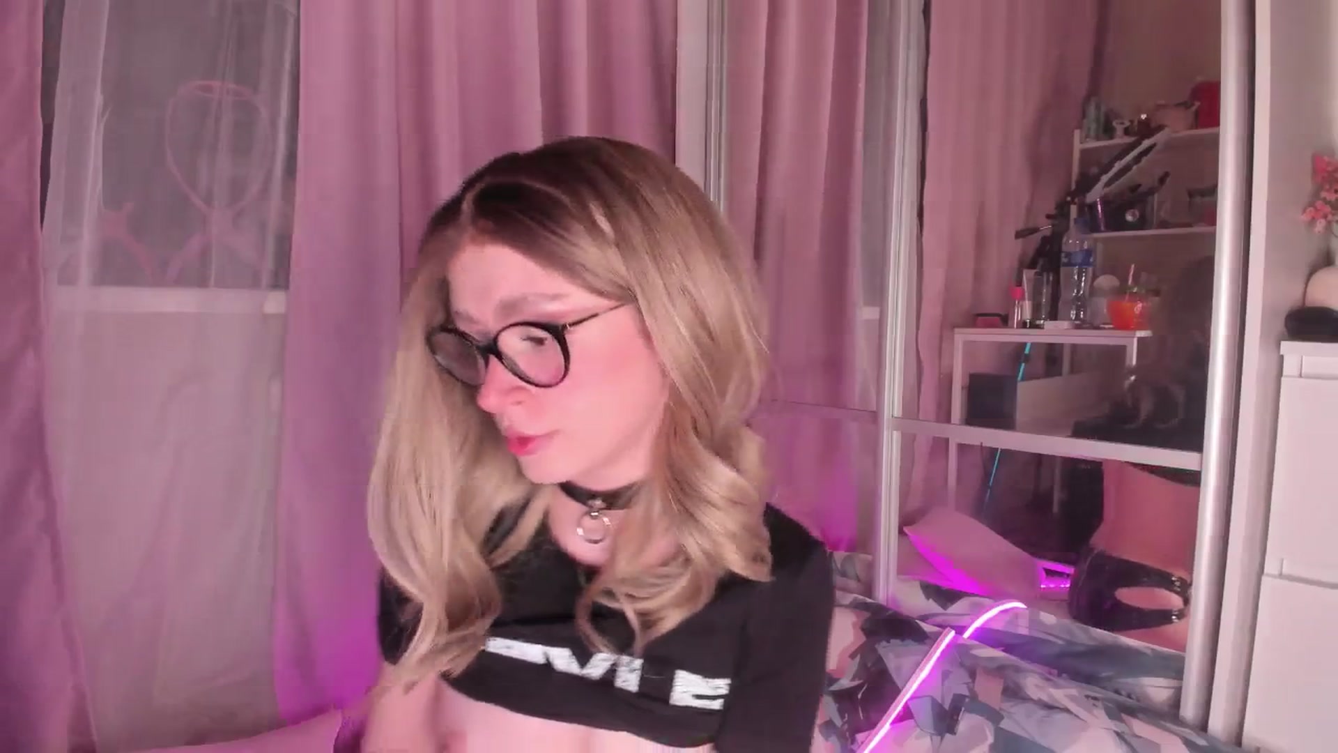 Gallery image thumbnail from AliceXsweeT's myfreecams stream on, 01/04/2026, 16:27 image 3 of 20