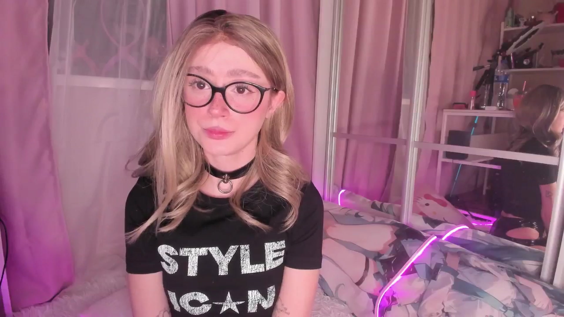 Gallery image thumbnail from AliceXsweeT's myfreecams stream on, 01/04/2026, 16:27 image 13 of 20