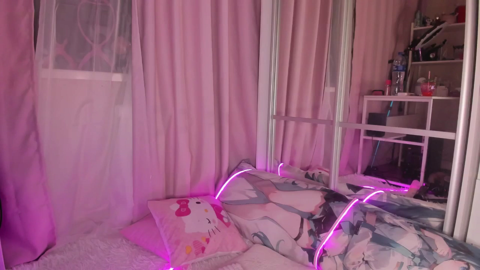 Gallery image thumbnail from AliceXsweeT's myfreecams stream on, 01/04/2026, 18:00 image 17 of 20