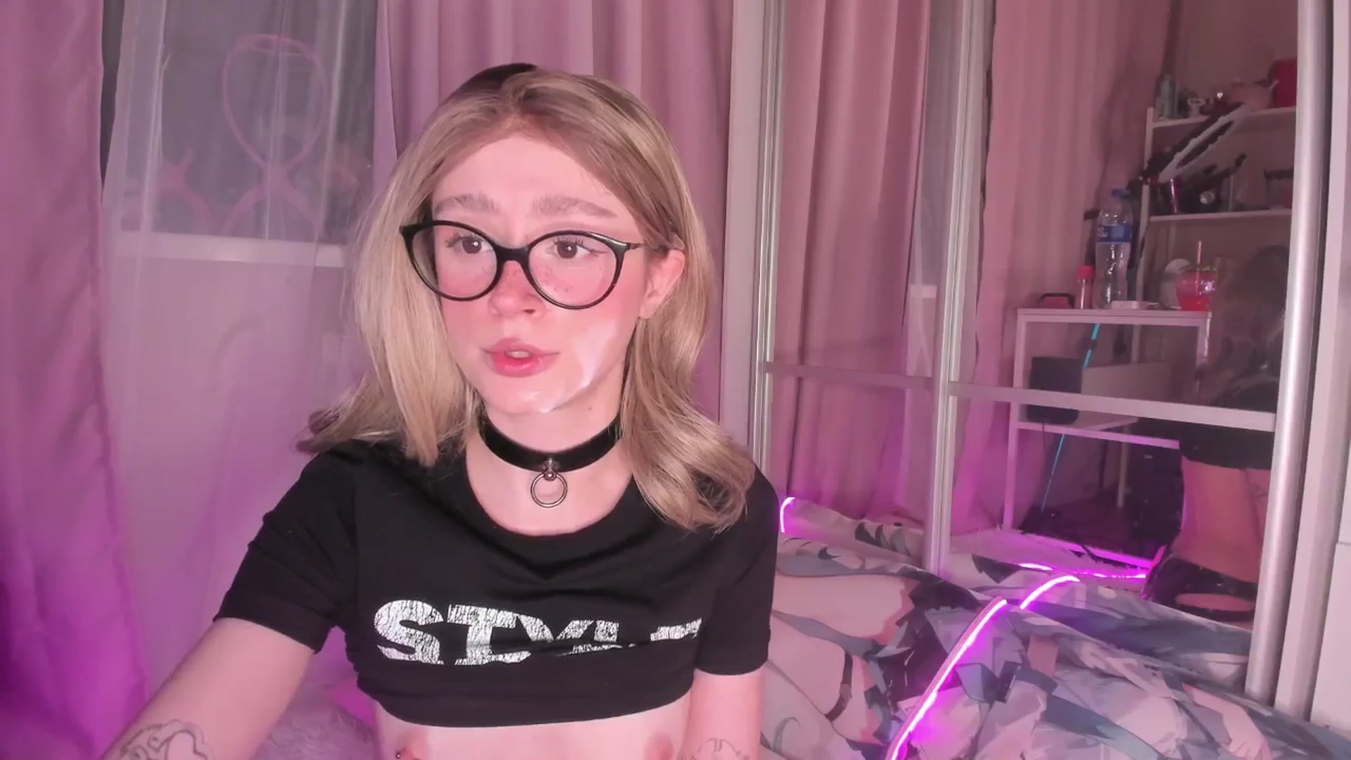 Gallery image thumbnail from AliceXsweeT's myfreecams stream on, 01/04/2026, 18:00 image 13 of 20