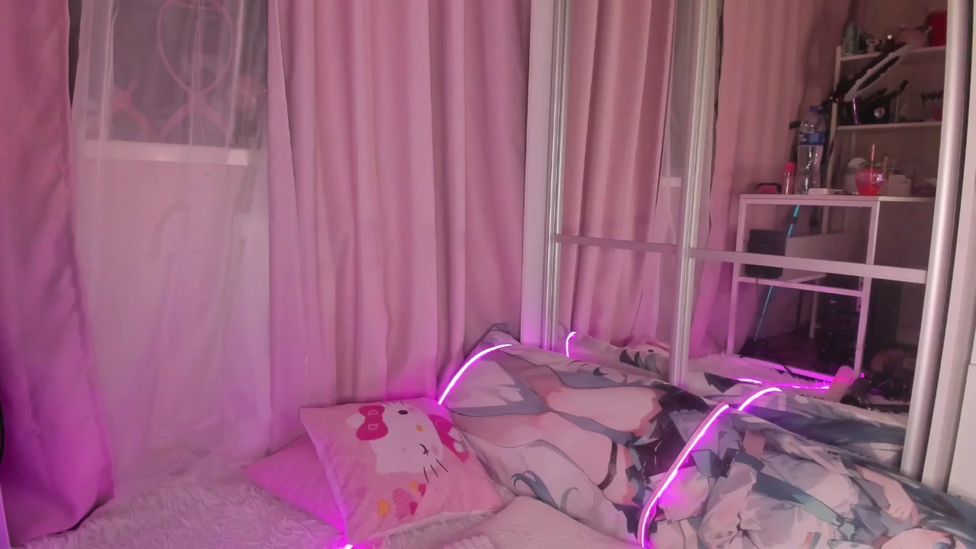 Gallery image thumbnail from AliceXsweeT's myfreecams stream on, 01/04/2026, 18:00 image 16 of 20