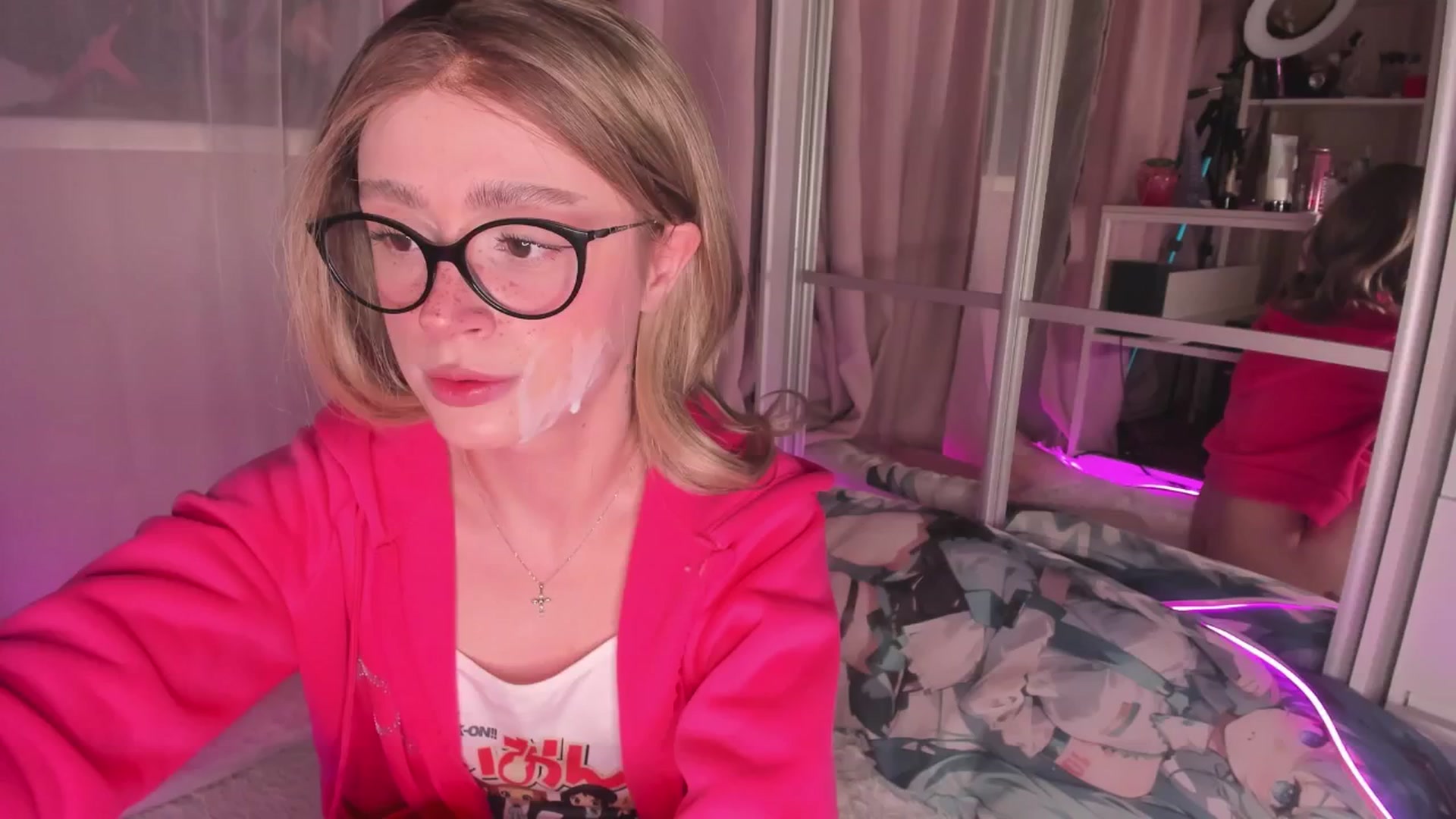 Gallery image thumbnail from AliceXsweeT's myfreecams stream on, 01/12/2026, 16:21 image 17 of 20