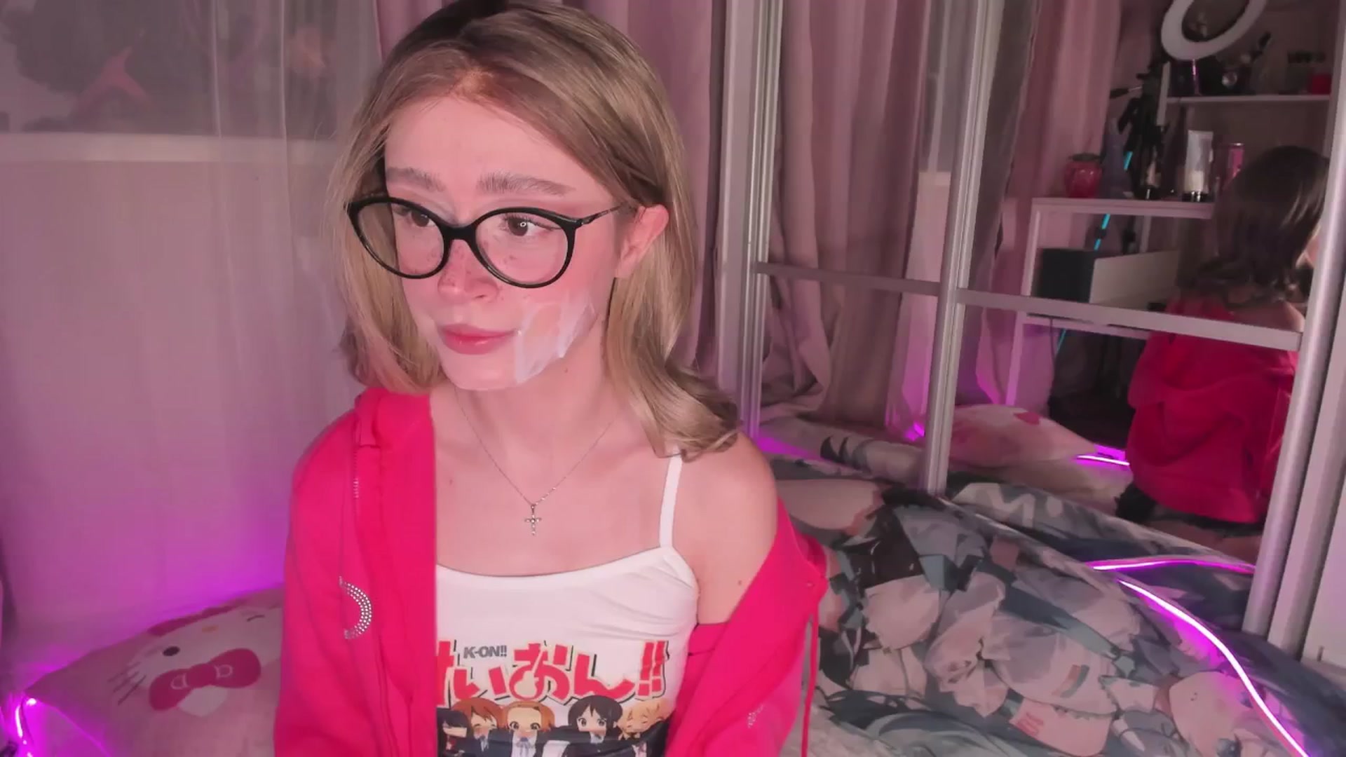 Gallery image thumbnail from AliceXsweeT's myfreecams stream on, 01/12/2026, 16:21 image 11 of 20