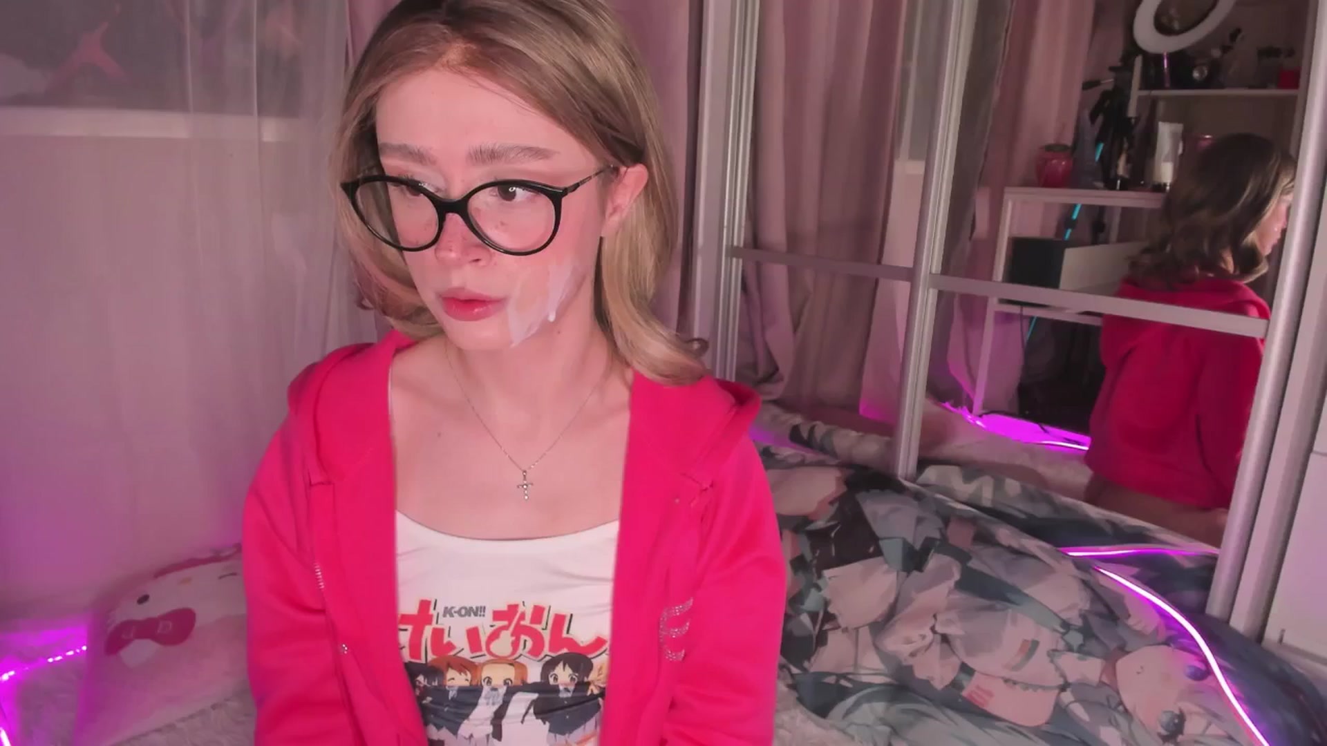 Gallery image thumbnail from AliceXsweeT's myfreecams stream on, 01/12/2026, 16:21 image 16 of 20