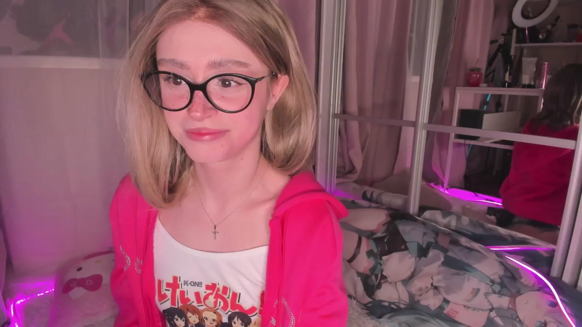 Gallery image thumbnail from AliceXsweeT's myfreecams stream on, 01/12/2026, 17:15 image 4 of 20