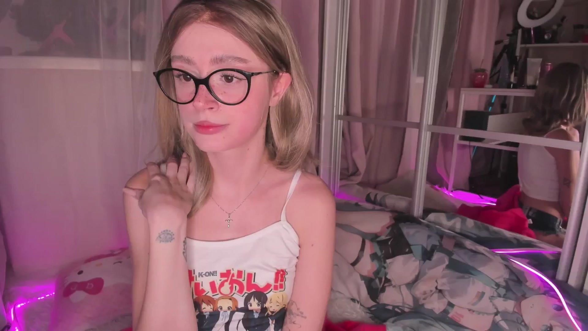 Gallery image thumbnail from AliceXsweeT's myfreecams stream on, 01/12/2026, 17:15 image 18 of 20
