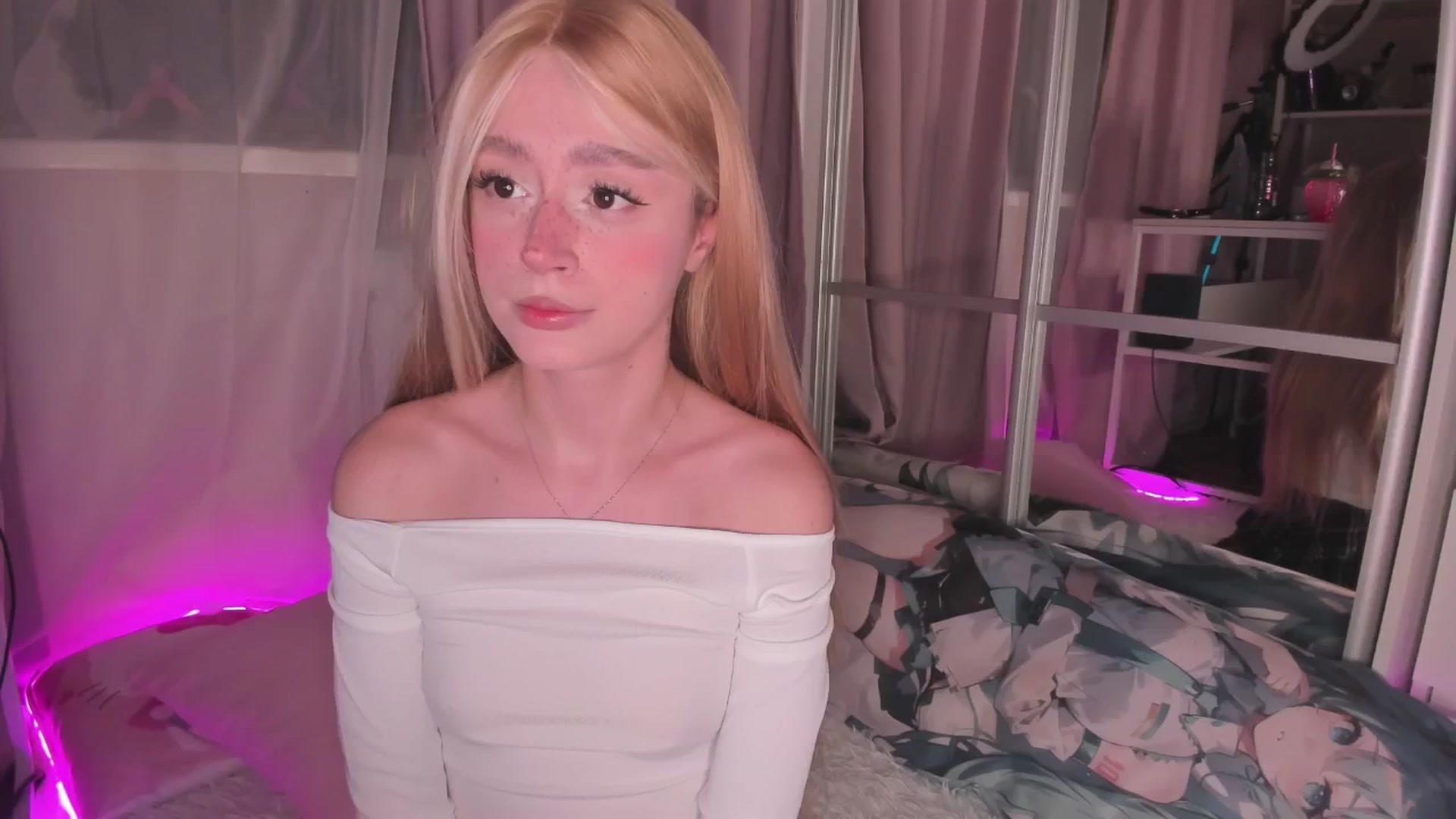 Gallery image thumbnail from AliceXsweeT's myfreecams stream on, 01/14/2026, 15:46 image 8 of 20