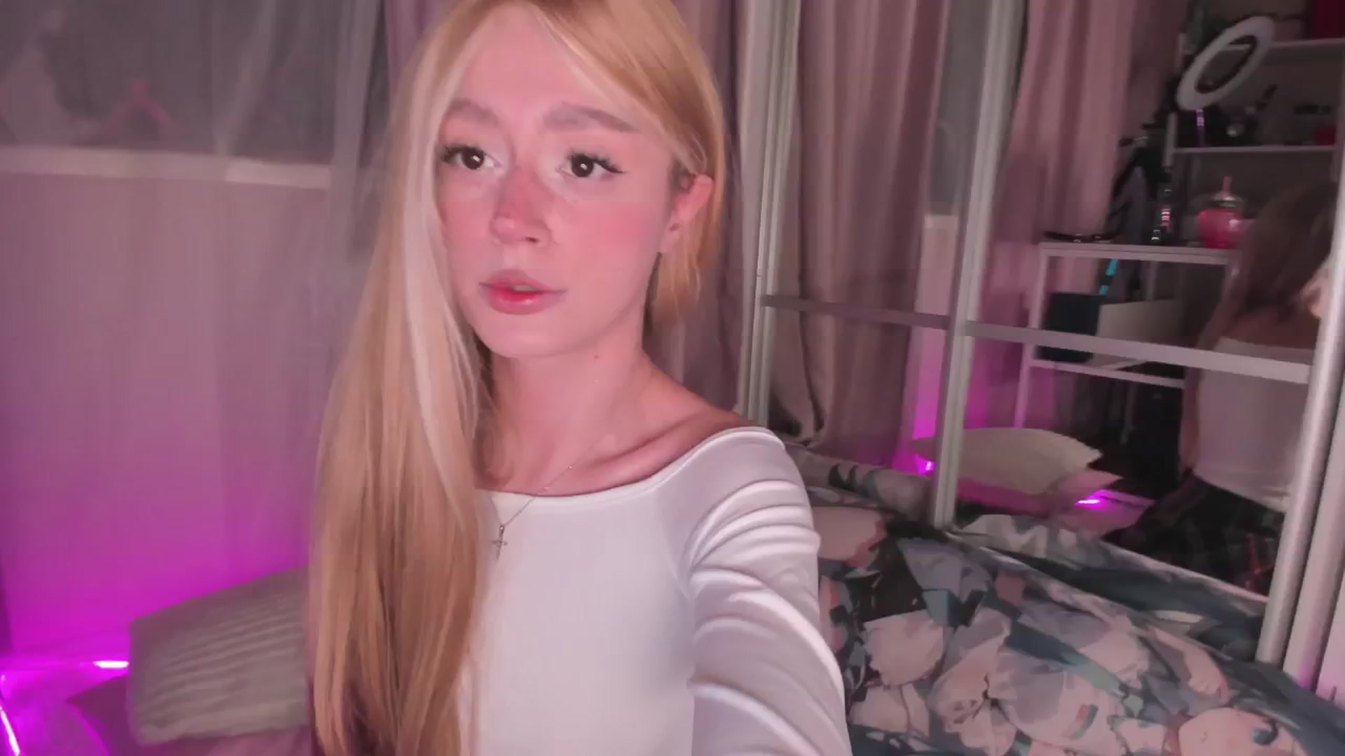 Gallery image thumbnail from AliceXsweeT's myfreecams stream on, 01/14/2026, 16:14 image 1 of 20