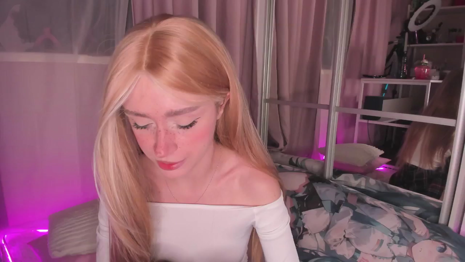 Gallery image thumbnail from AliceXsweeT's myfreecams stream on, 01/14/2026, 16:14 image 9 of 20