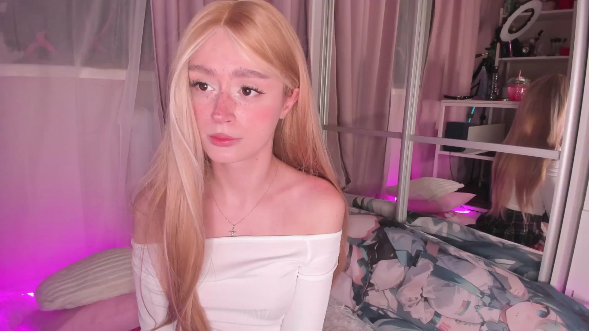 Gallery image thumbnail from AliceXsweeT's myfreecams stream on, 01/14/2026, 16:14 image 19 of 20