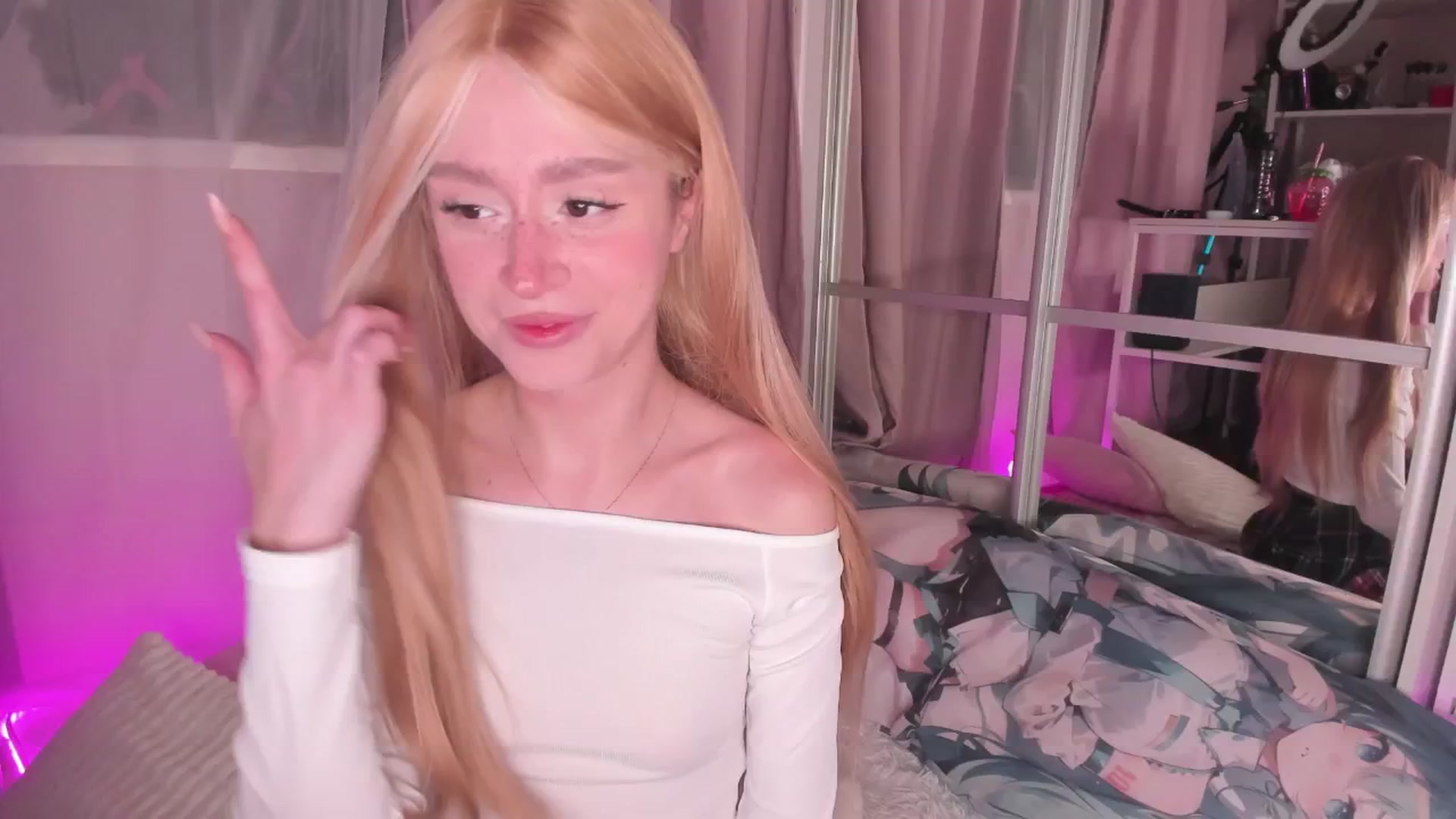 Gallery image thumbnail from AliceXsweeT's myfreecams stream on, 01/14/2026, 17:15 image 15 of 20