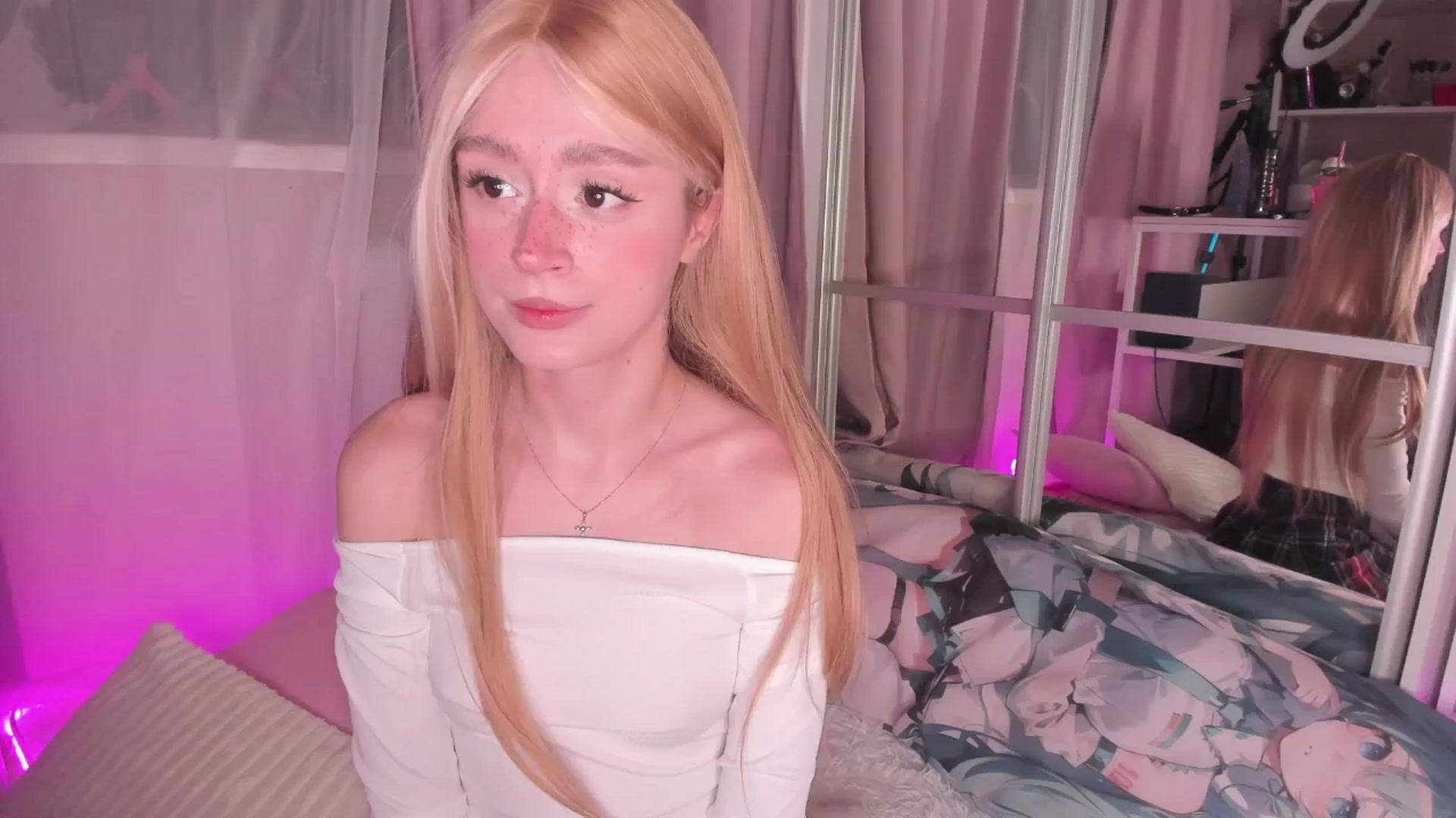 Gallery image thumbnail from AliceXsweeT's myfreecams stream on, 01/14/2026, 17:15 image 9 of 20