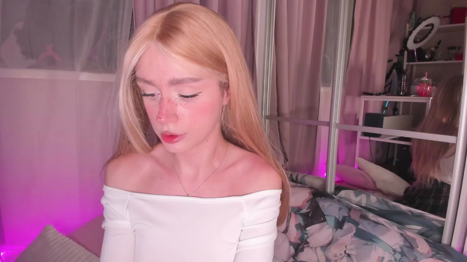 Gallery image thumbnail from AliceXsweeT's myfreecams stream on, 01/14/2026, 17:15 image 3 of 20