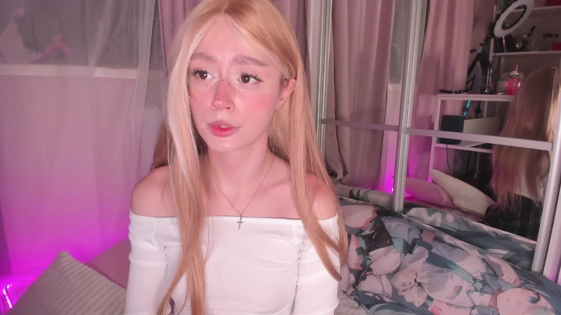 Gallery image thumbnail from AliceXsweeT's myfreecams stream on, 01/14/2026, 17:15 image 4 of 20