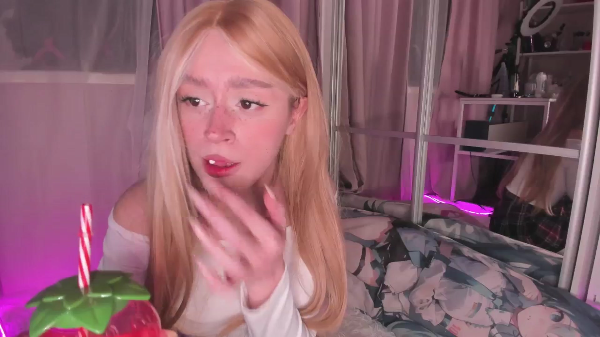 Gallery image thumbnail from AliceXsweeT's myfreecams stream on, 01/14/2026, 17:51 image 19 of 20