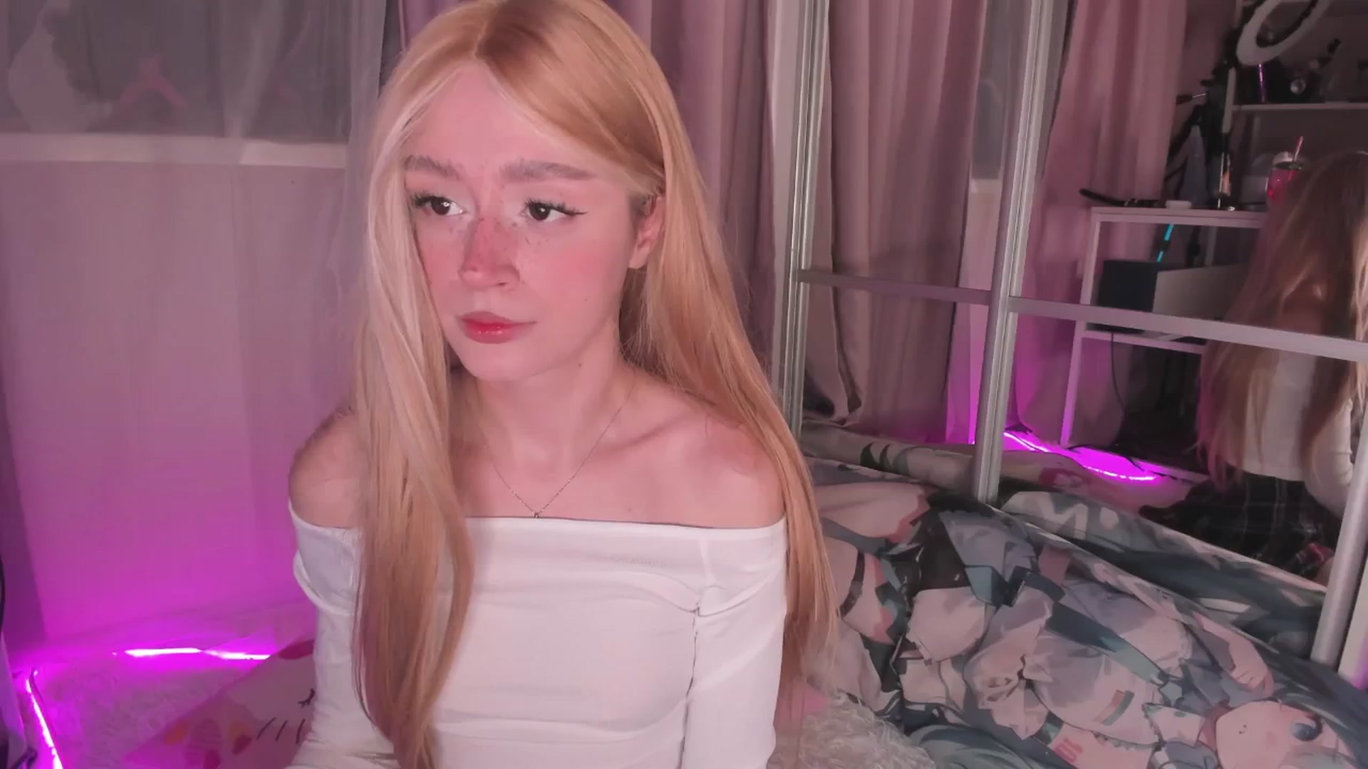 Gallery image thumbnail from AliceXsweeT's myfreecams stream on, 01/14/2026, 17:51 image 10 of 20