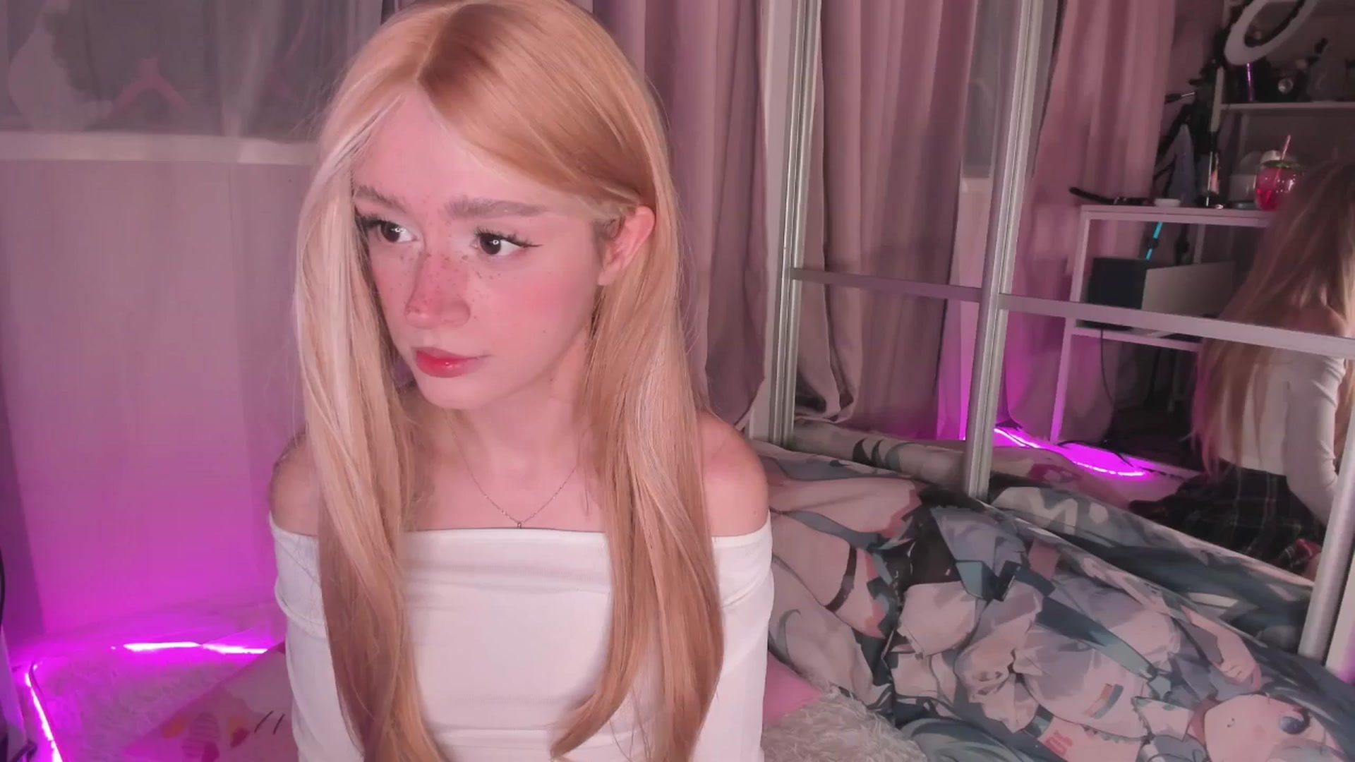 Gallery image thumbnail from AliceXsweeT's myfreecams stream on, 01/14/2026, 17:51 image 12 of 20
