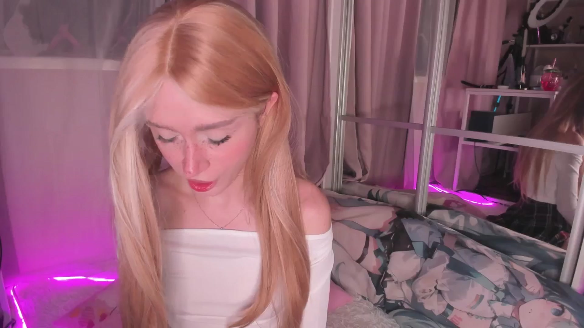 Gallery image thumbnail from AliceXsweeT's myfreecams stream on, 01/14/2026, 17:51 image 13 of 20