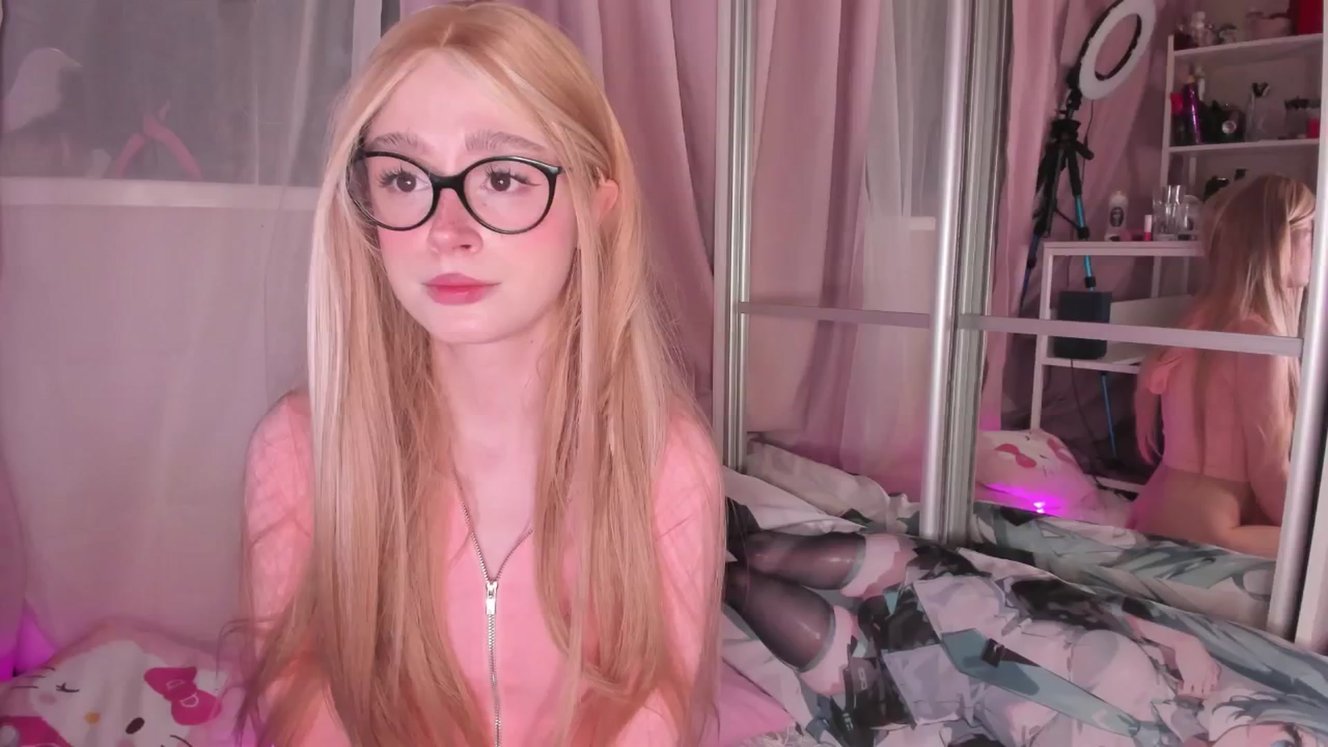 Gallery image thumbnail from AliceXsweeT's myfreecams stream on, 01/26/2026, 18:44 image 17 of 20