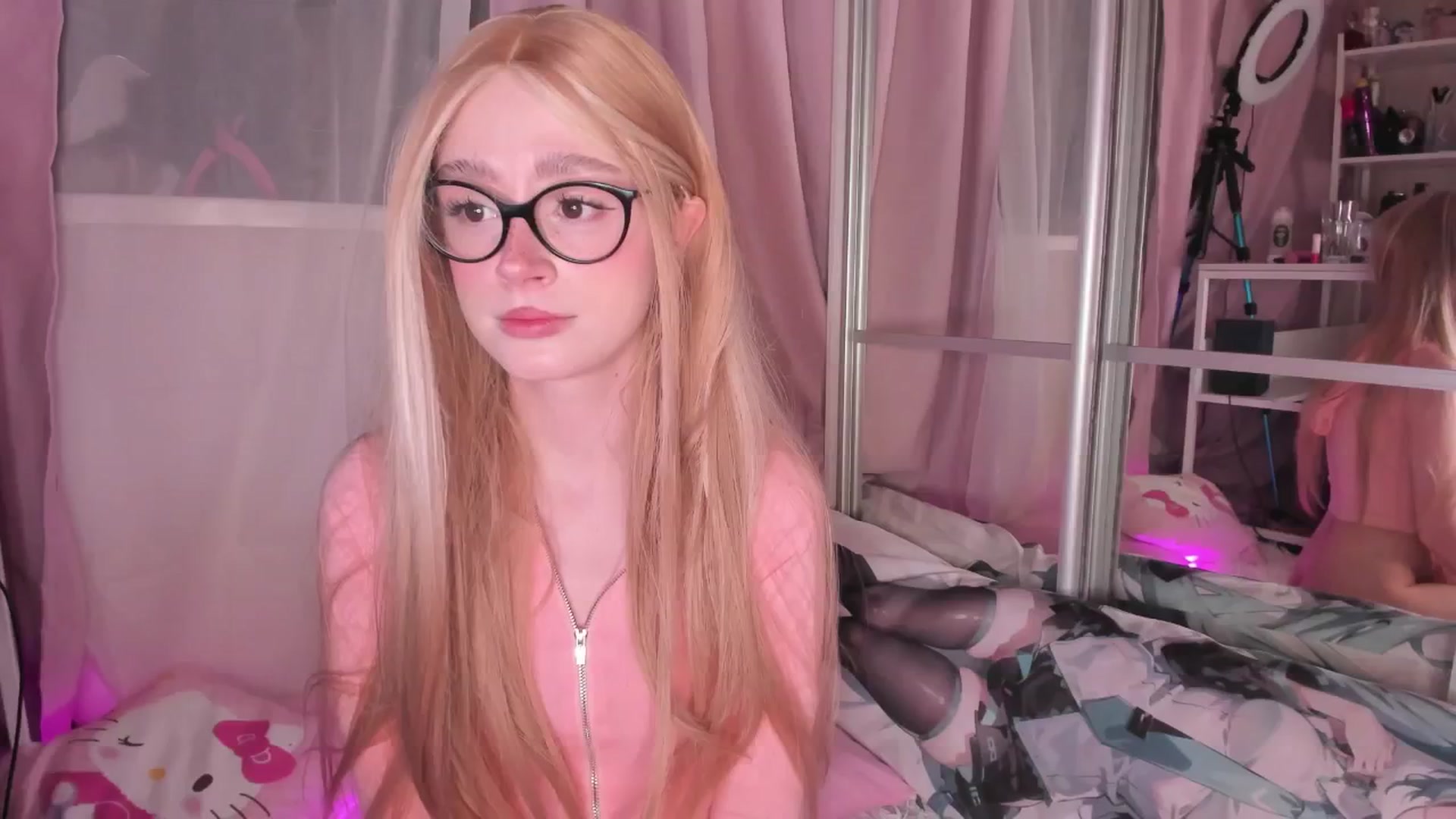 Gallery image thumbnail from AliceXsweeT's myfreecams stream on, 01/26/2026, 18:44 image 18 of 20