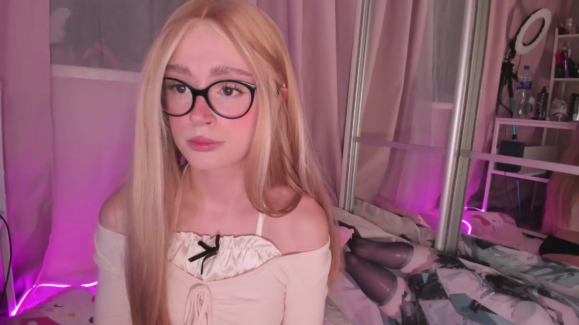 Gallery image thumbnail from AliceXsweeT's myfreecams stream on, 01/28/2026, 16:40 image 7 of 20
