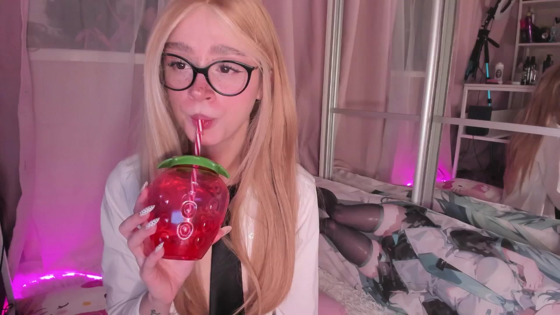 Gallery image thumbnail from AliceXsweeT's myfreecams stream on, 01/31/2026, 18:35 image 16 of 20