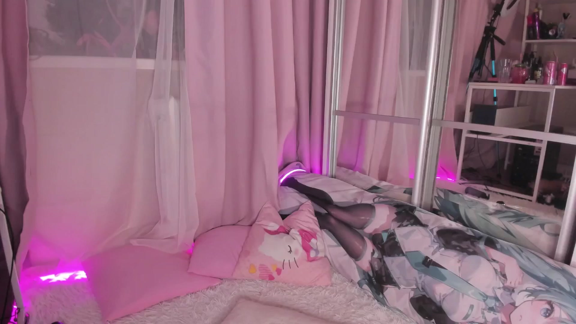 Gallery image thumbnail from AliceXsweeT's myfreecams stream on, 02/01/2026, 18:06 image 19 of 20