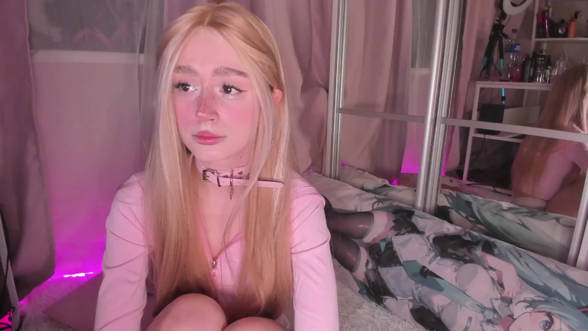 Gallery image thumbnail from AliceXsweeT's myfreecams stream on, 02/04/2026, 18:21 image 2 of 20