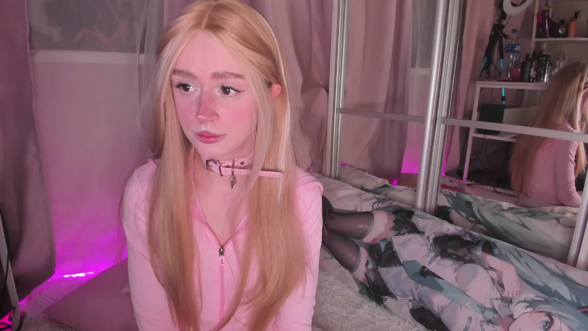 Gallery image thumbnail from AliceXsweeT's myfreecams stream on, 02/04/2026, 18:21 image 3 of 20