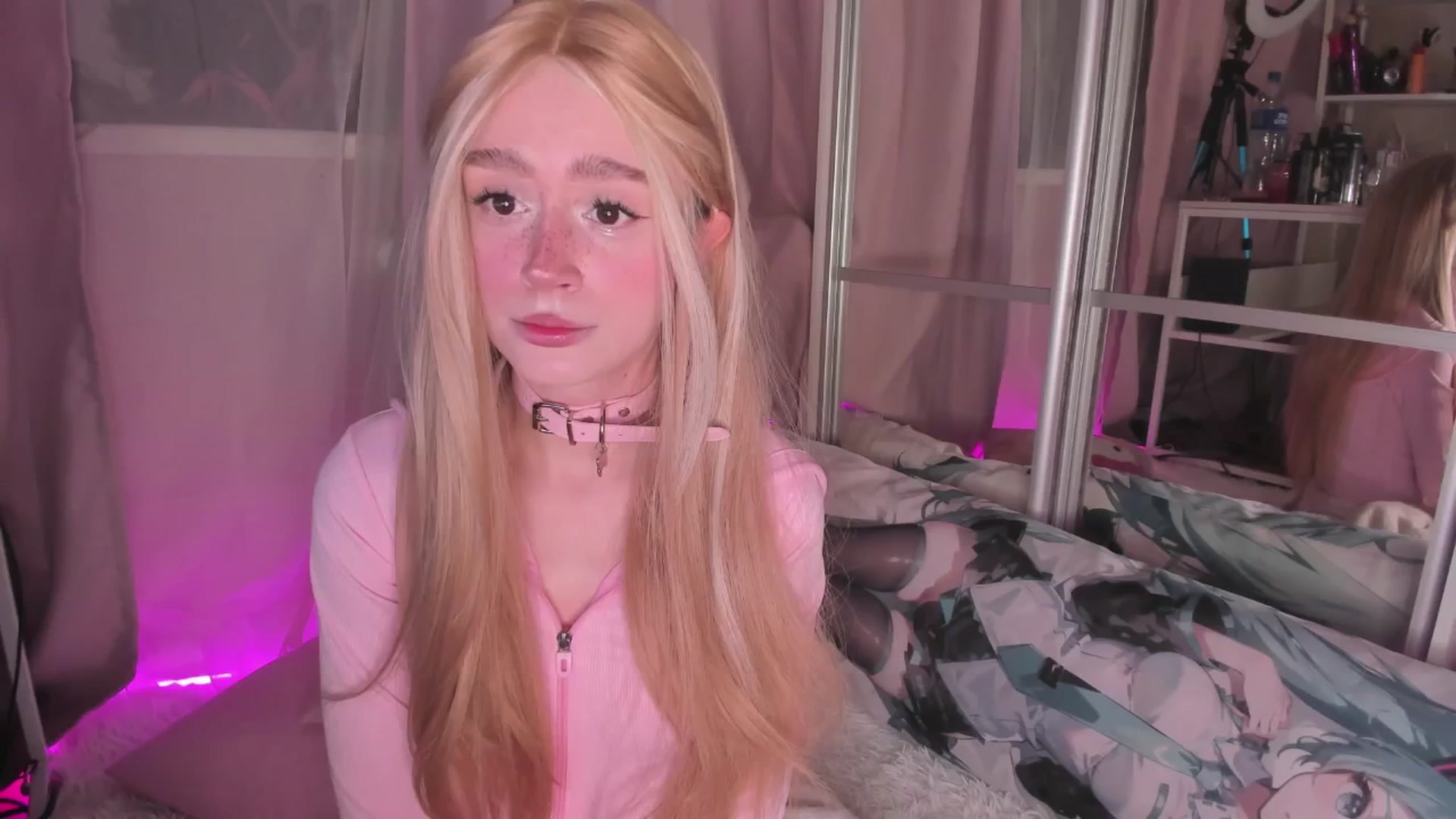 Gallery image thumbnail from AliceXsweeT's myfreecams stream on, 02/04/2026, 18:21 image 5 of 20