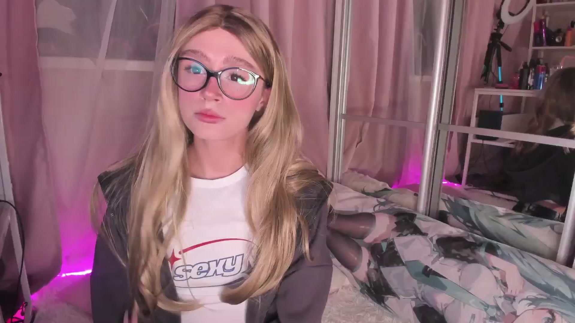 Gallery image thumbnail from AliceXsweeT's myfreecams stream on, 02/05/2026, 16:24 image 6 of 20
