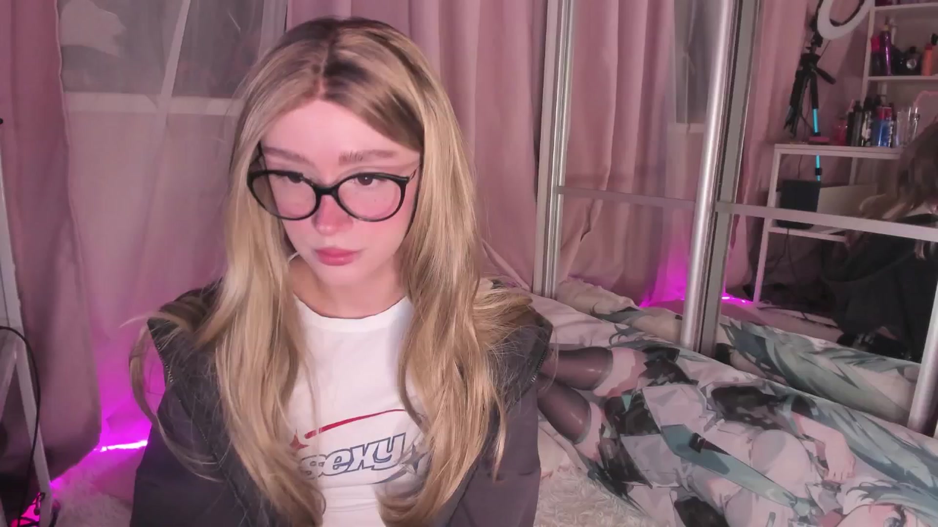 Gallery image thumbnail from AliceXsweeT's myfreecams stream on, 02/05/2026, 16:24 image 8 of 20