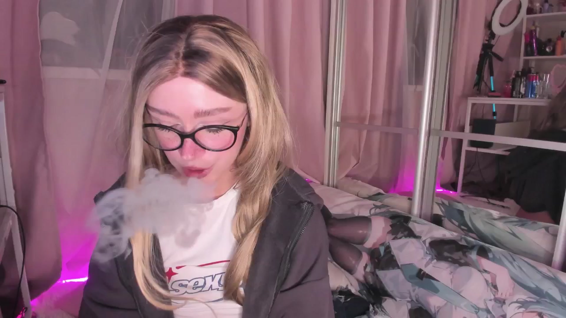 Gallery image thumbnail from AliceXsweeT's myfreecams stream on, 02/05/2026, 17:03 image 1 of 20