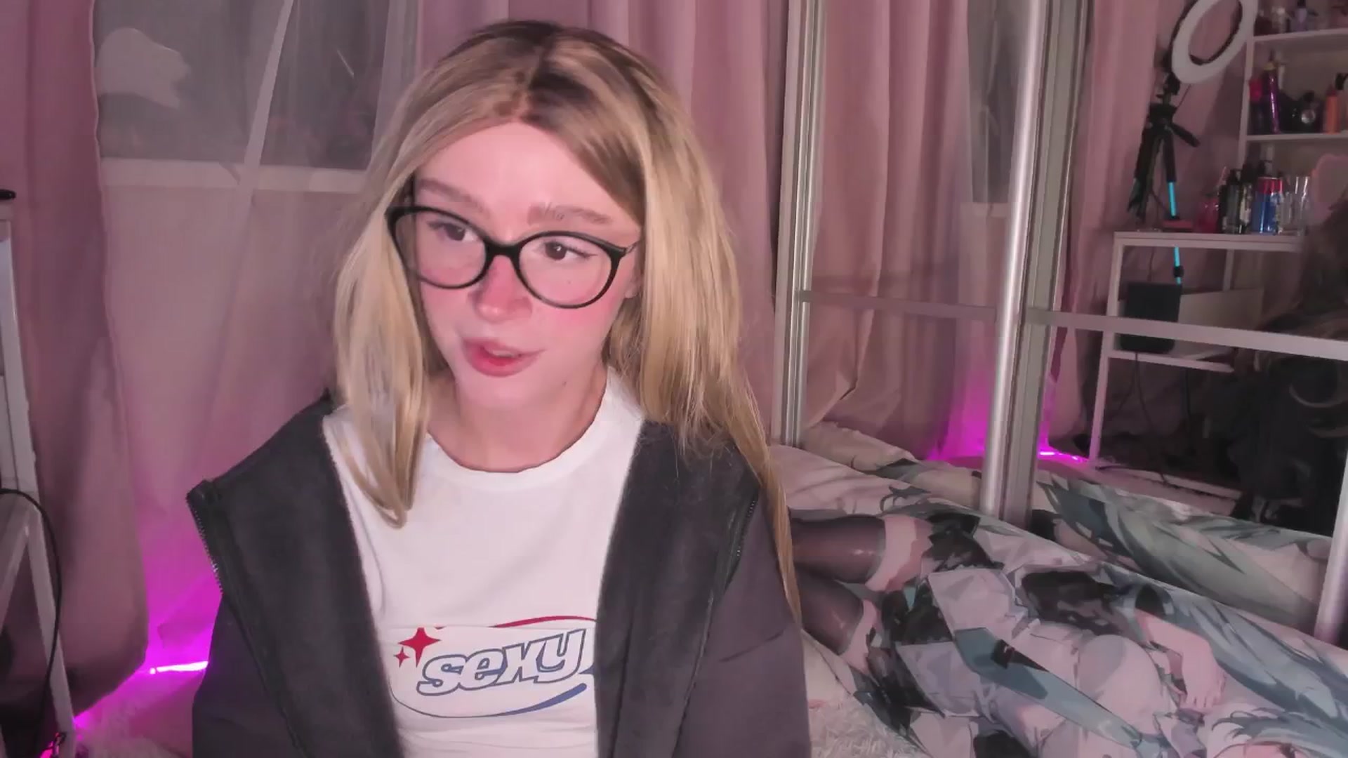 Gallery image thumbnail from AliceXsweeT's myfreecams stream on, 02/05/2026, 17:03 image 7 of 20