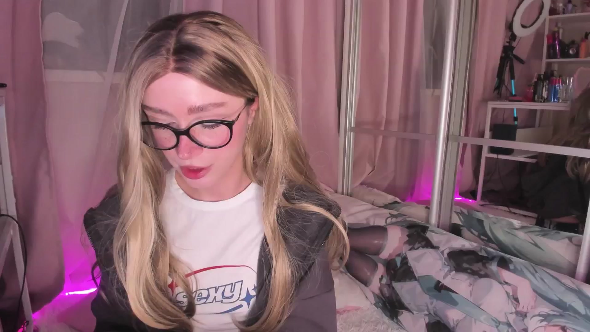 Gallery image thumbnail from AliceXsweeT's myfreecams stream on, 02/05/2026, 17:39 image 1 of 20