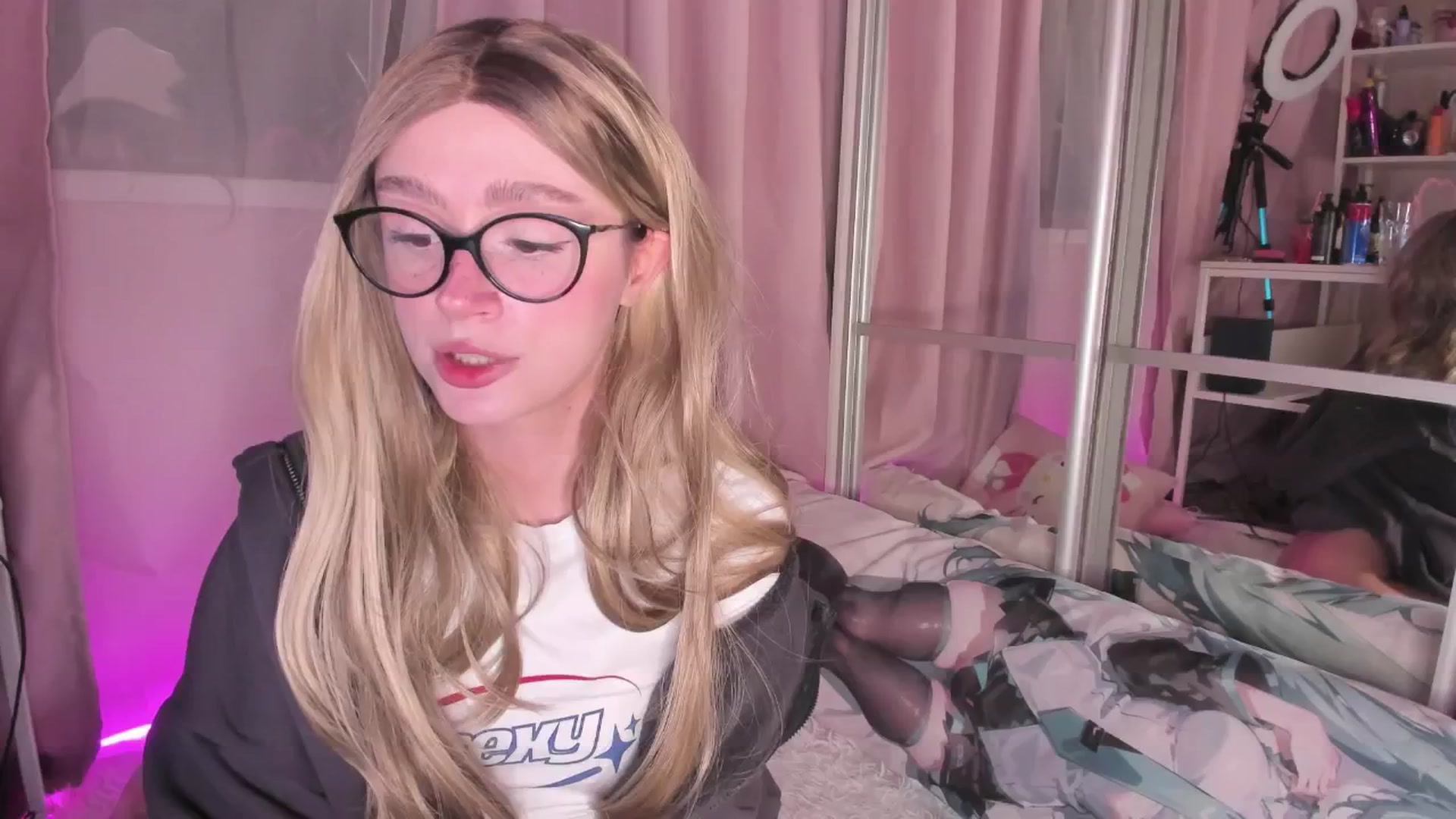 Gallery image thumbnail from AliceXsweeT's myfreecams stream on, 02/05/2026, 19:02 image 20 of 20