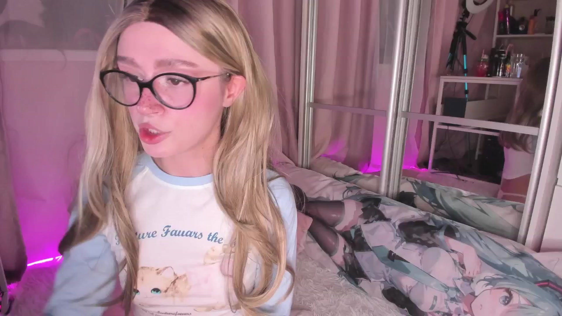 Gallery image thumbnail from AliceXsweeT's myfreecams stream on, 02/06/2026, 17:14 image 3 of 20
