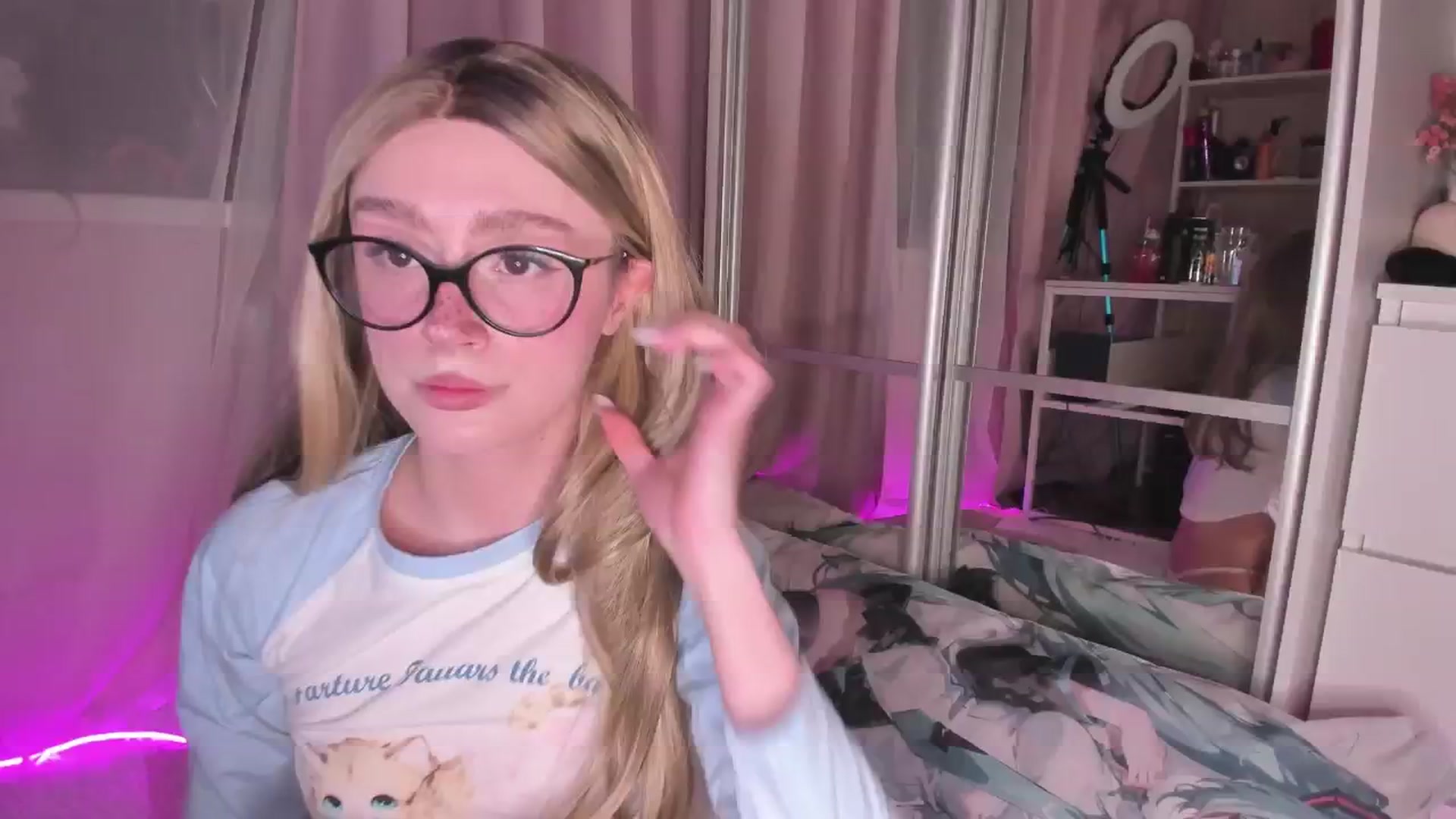 Gallery image thumbnail from AliceXsweeT's myfreecams stream on, 02/06/2026, 17:14 image 11 of 20