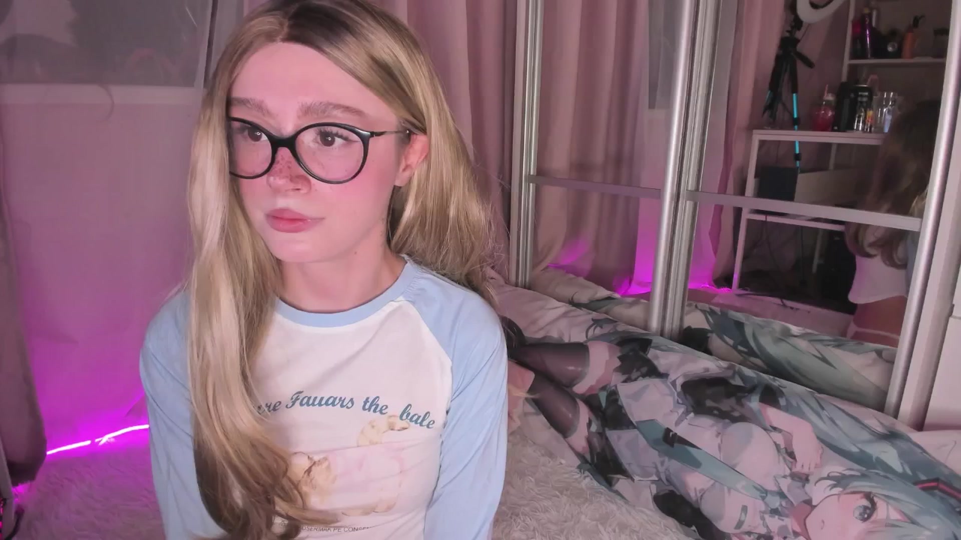 Gallery image thumbnail from AliceXsweeT's myfreecams stream on, 02/06/2026, 17:14 image 9 of 20