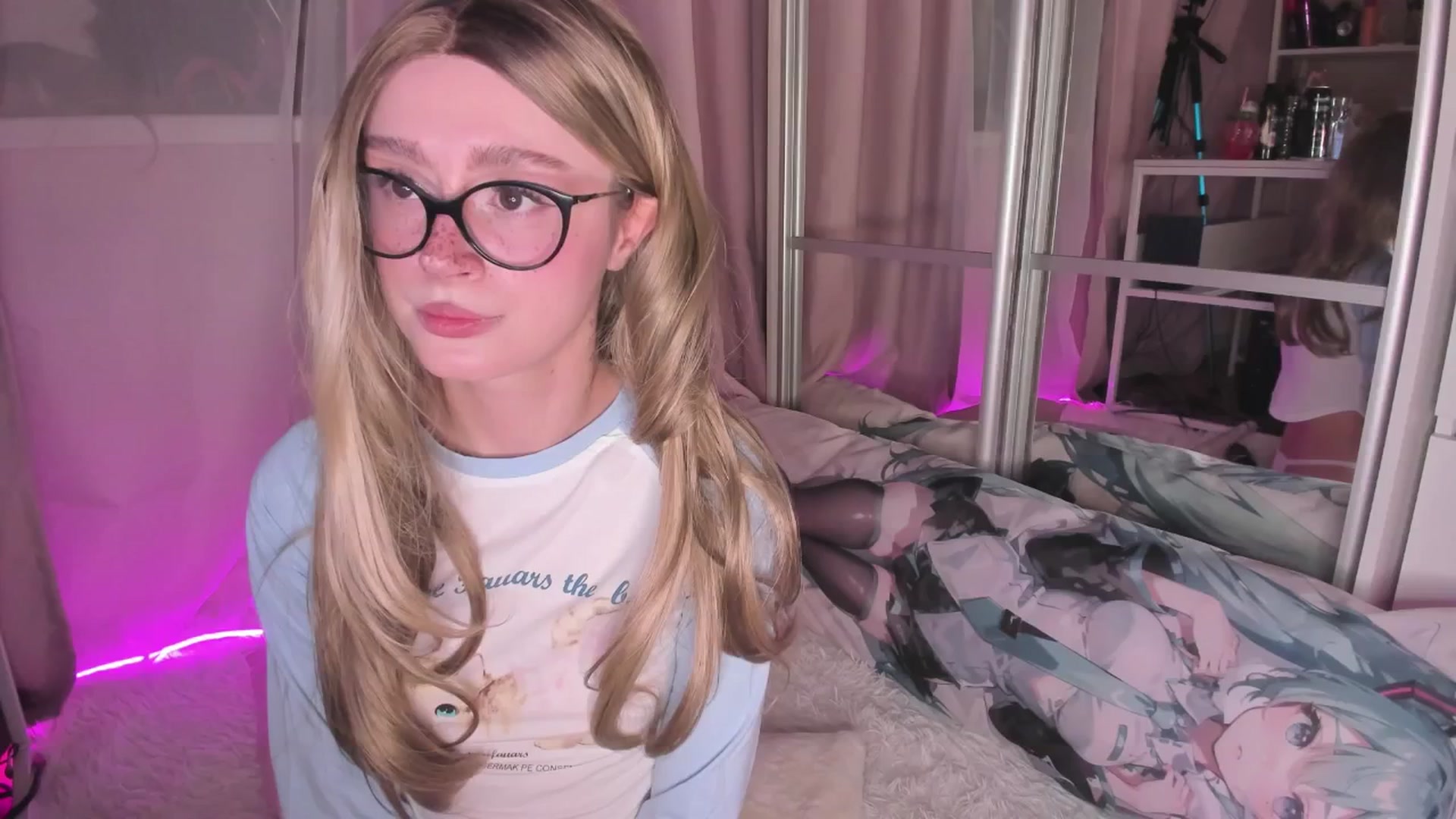 Gallery image thumbnail from AliceXsweeT's myfreecams stream on, 02/06/2026, 17:41 image 12 of 20