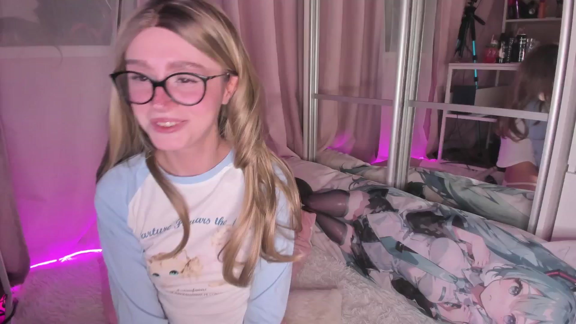 Gallery image thumbnail from AliceXsweeT's myfreecams stream on, 02/06/2026, 17:41 image 14 of 20