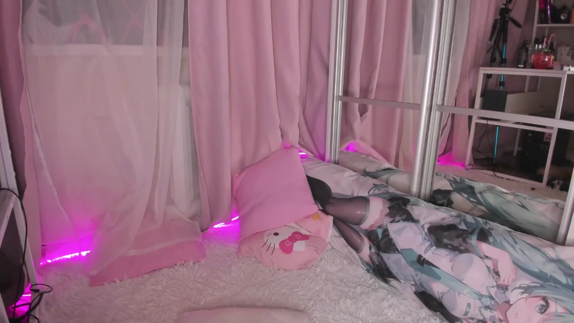 Gallery image thumbnail from AliceXsweeT's myfreecams stream on, 02/07/2026, 16:09 image 17 of 20