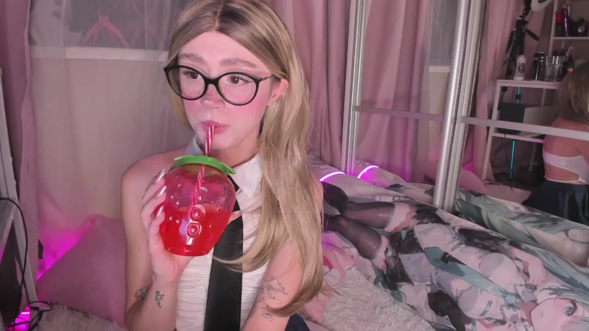 Gallery image thumbnail from AliceXsweeT's myfreecams stream on, 02/08/2026, 17:35 image 9 of 20