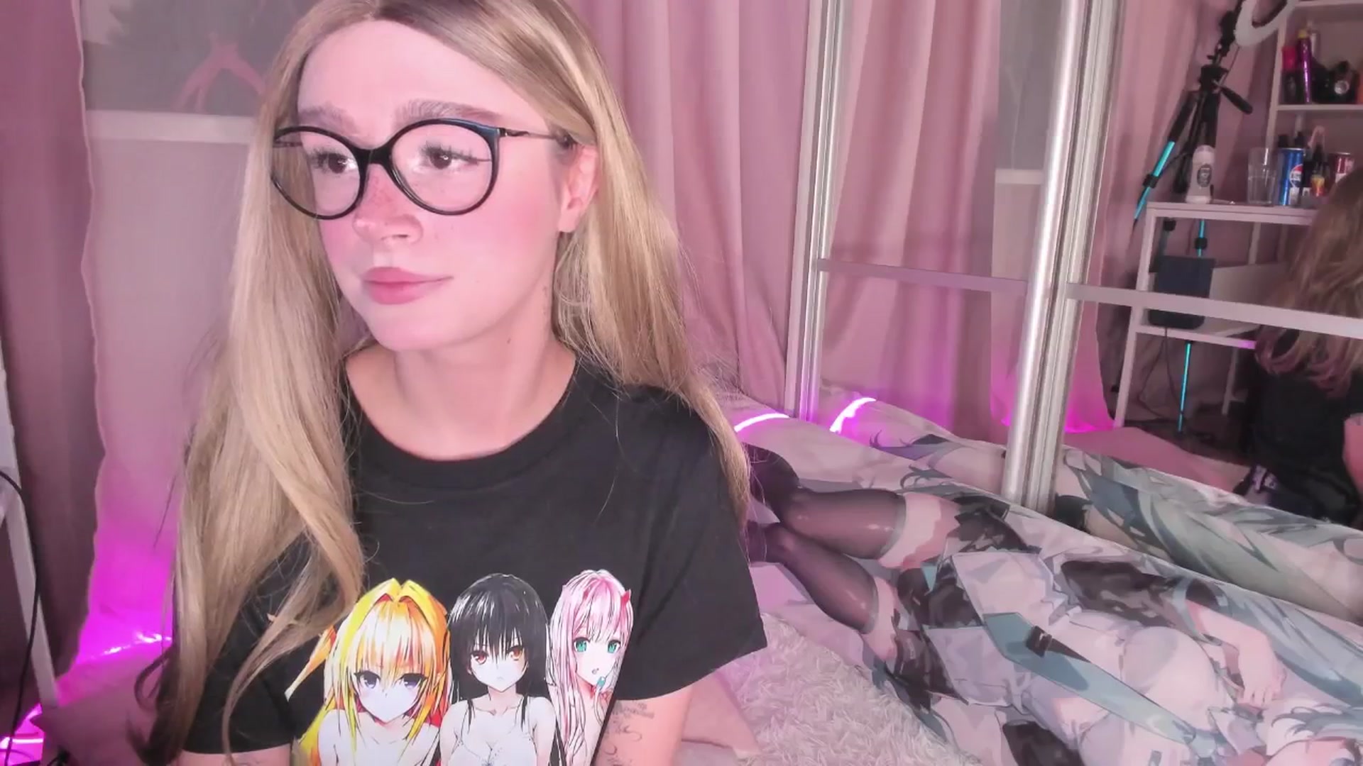 Gallery image thumbnail from AliceXsweeT's myfreecams stream on, 02/09/2026, 16:01 image 12 of 20