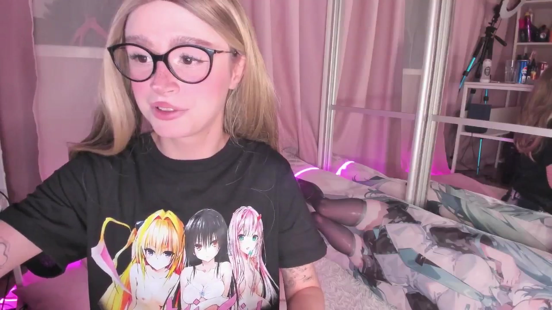 Gallery image thumbnail from AliceXsweeT's myfreecams stream on, 02/09/2026, 16:01 image 13 of 20