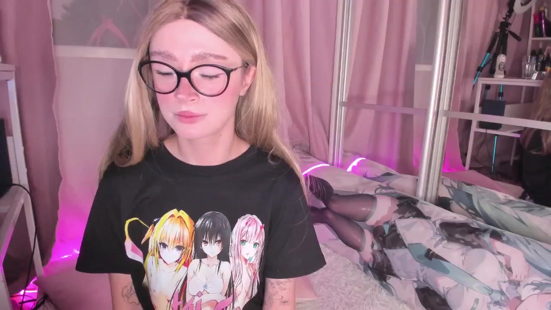Gallery image thumbnail from AliceXsweeT's myfreecams stream on, 02/09/2026, 17:22 image 10 of 20