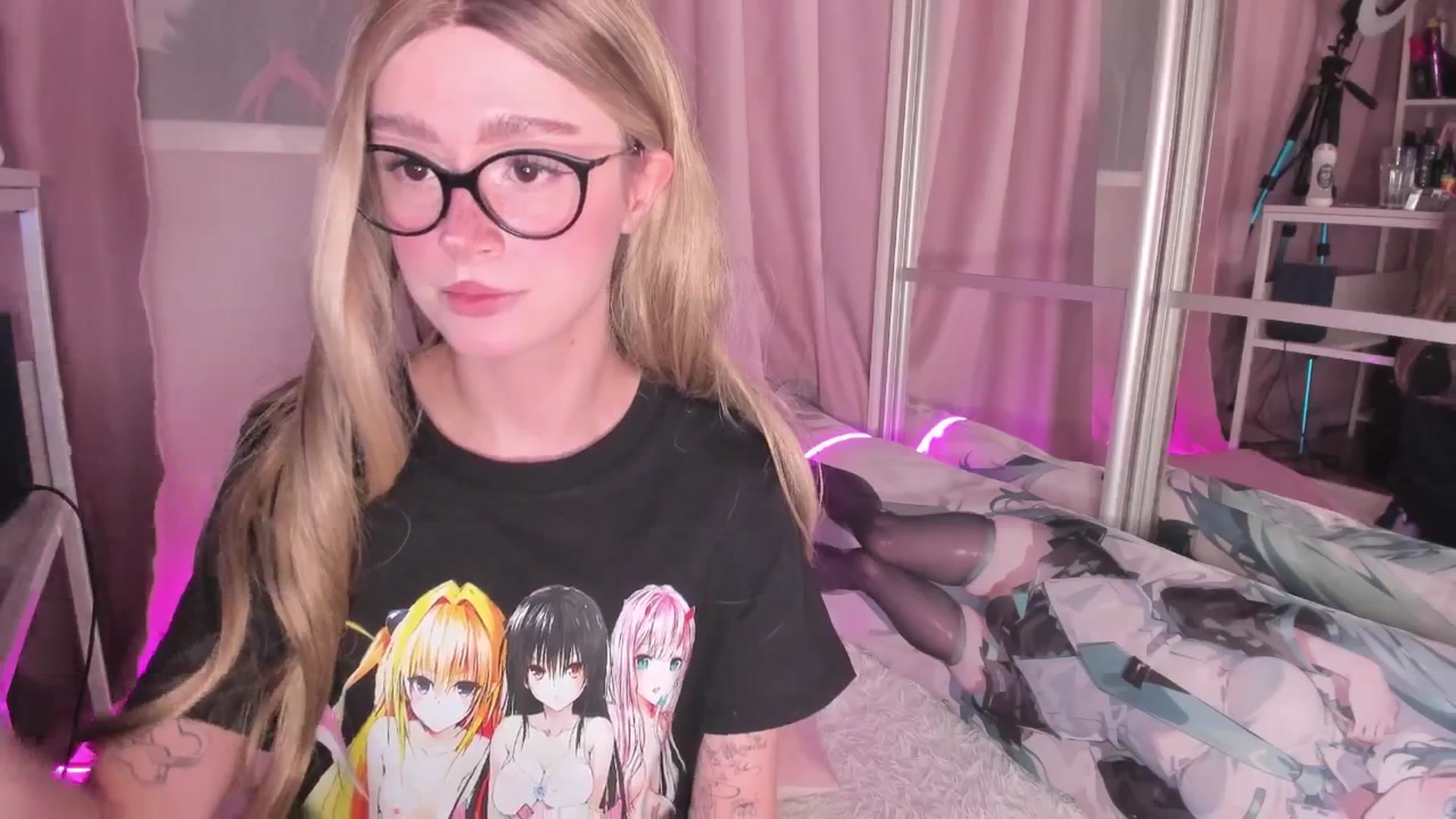Gallery image thumbnail from AliceXsweeT's myfreecams stream on, 02/09/2026, 17:22 image 11 of 20